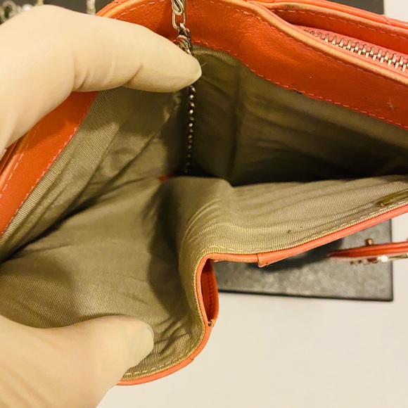 Chanel patent quilted diamond  crossbody. - Picture 12 of 16